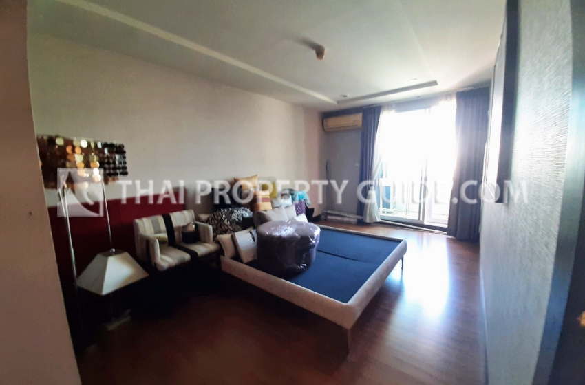 Condominium in Phaholyothin 